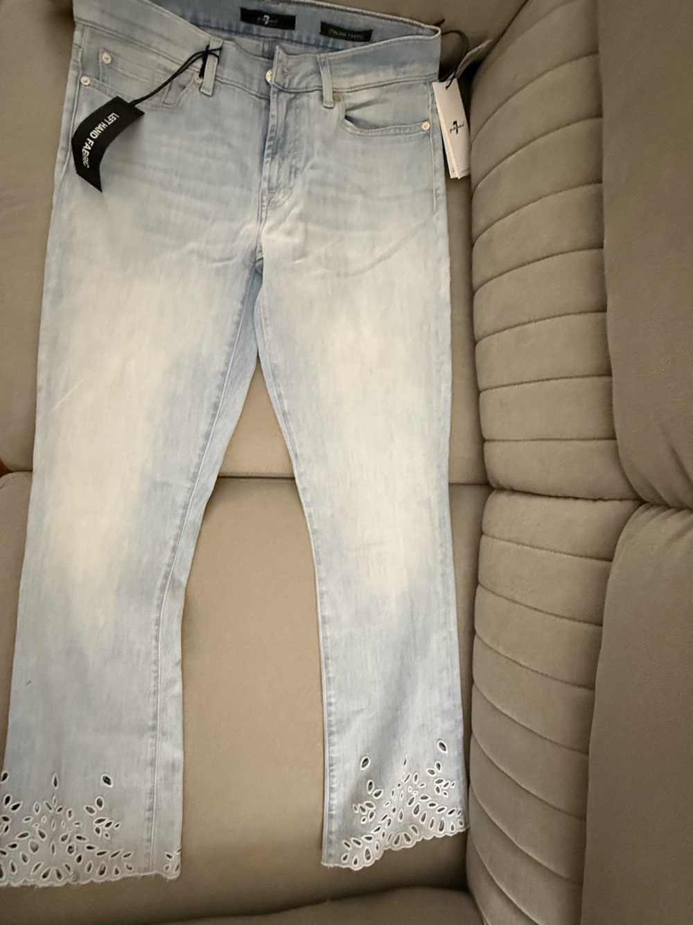 NWT 7 For All Mankind Ankle Boot Eyelet Hem Jeans 28 Clarity Light Wash $248